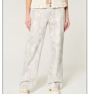 Hollister Low-Rise Camo Baggy Jeans 8R / 29